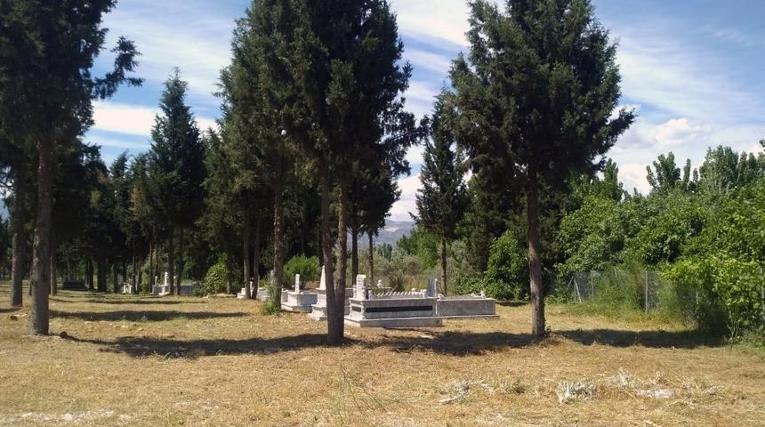 Muhtarlardan B&uuml;y&uuml;kşehir&rsquo;e mezarlık hizmeti teşekk&uuml;r&uuml;