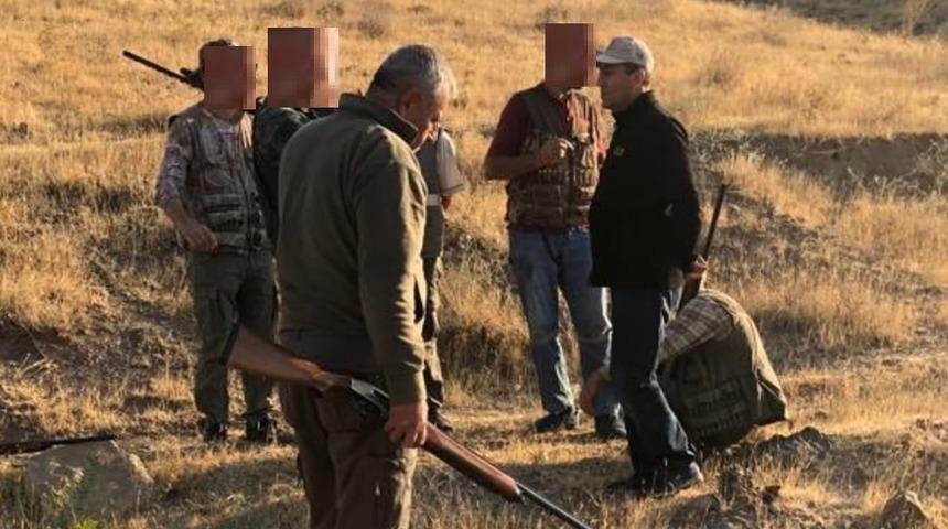 Elazığ&rsquo;da usuls&uuml;z avlanan 4 şahıs yakalandı