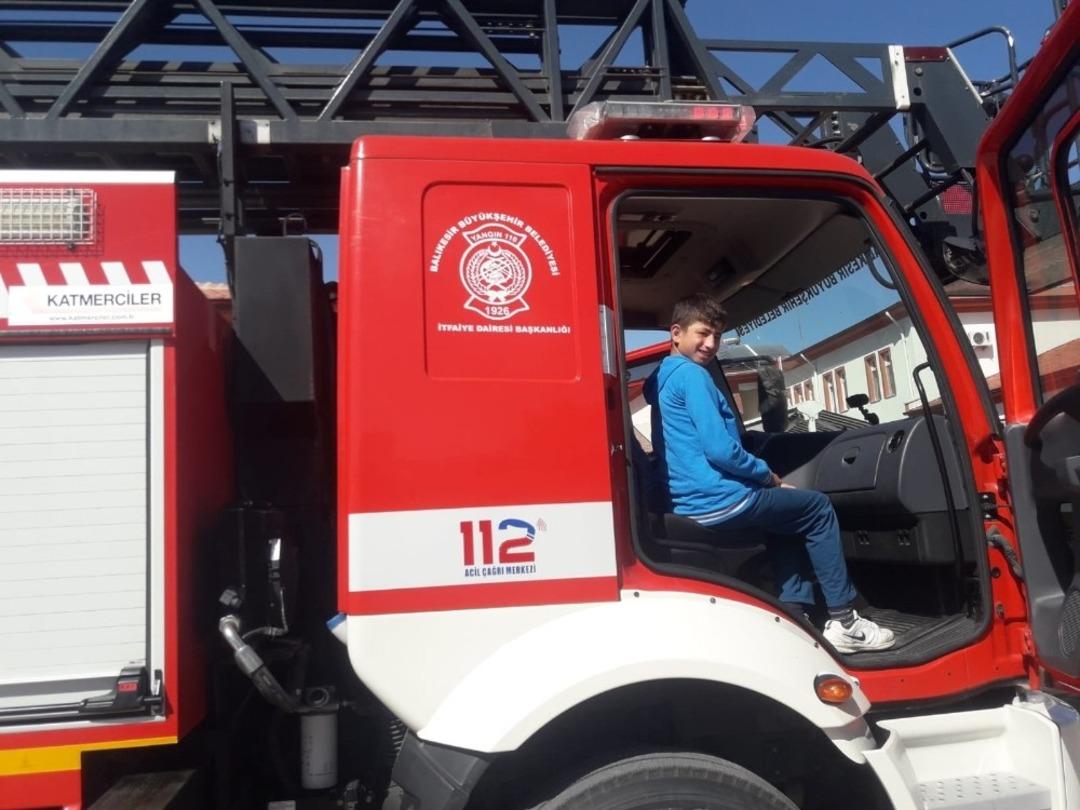 Balıkesir B&uuml;y&uuml;kşehir Belediye Başkanı Y&uuml;cel Yılmaz: