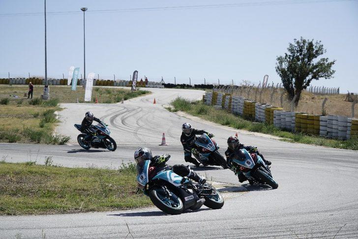 CF Moto 250NK Kupası 1. Ayak Şampiyonu Şavaştın oldu G3