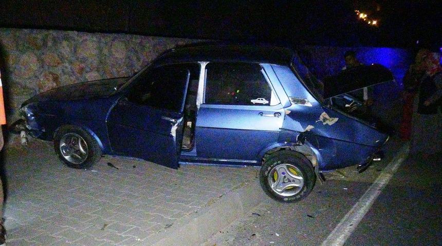 Adıyaman’da iki otomobil çarpıştı: Yaralılar var