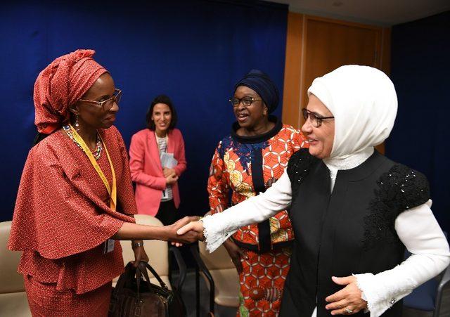 Emine Erdoğan, Afrika Birliği Komisyonu Barış, Kadın ve Güvenlikten sorumlu özel temsilcisi Bıneta Dıop ile görüştü