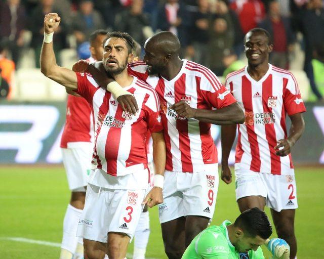 Sivasspor 3 maç sonra galibiyeti hatırladı