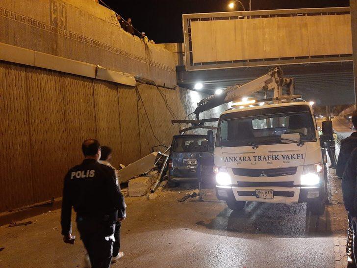 Başkent’te minibüs alt geçide uçtu: Yaralılar var! G2