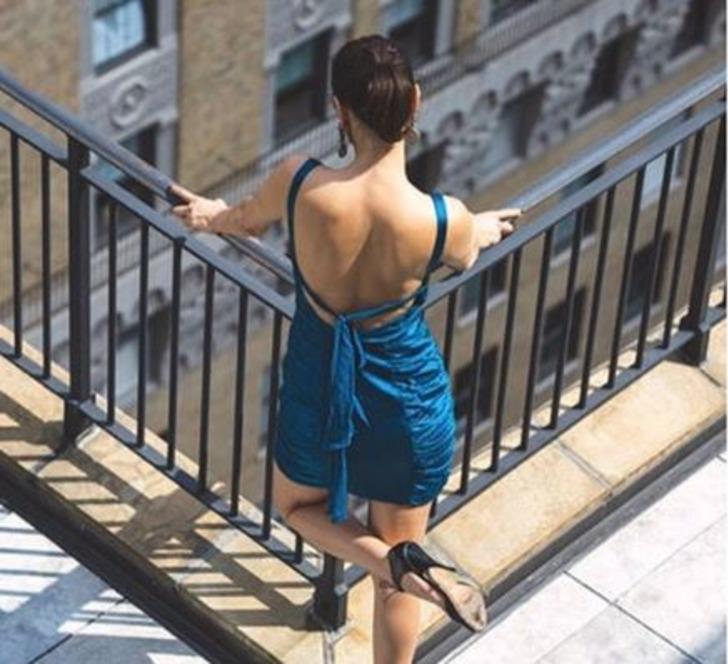 Ayşe Hatun Önal'dan otel balkonunda olay pozlar  G3