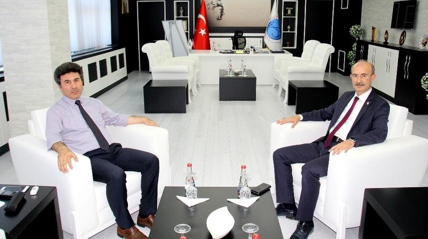 Emniyet M&uuml;d&uuml;r&uuml; Şenses&rsquo;ten Rekt&ouml;r Karacoşkun&rsquo;a veda ziyareti