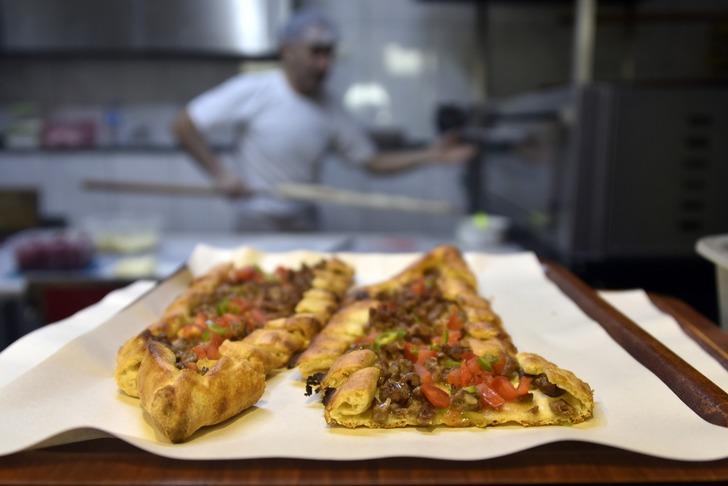 Bu pideyi yemek için kilometrelerce yol geliyorlar G1