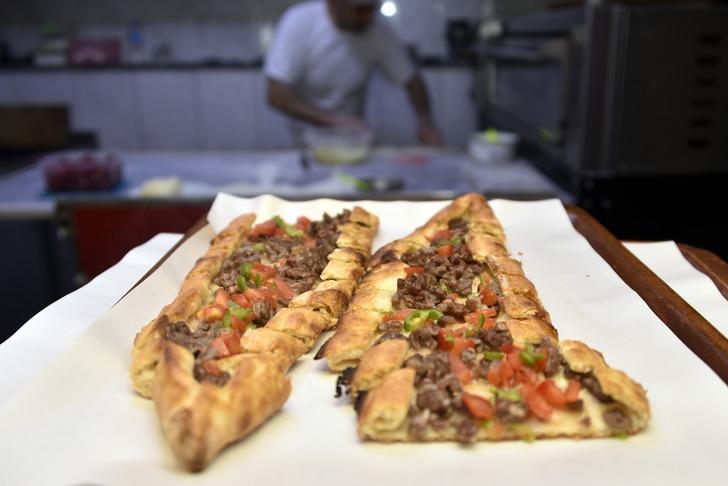 Bu pideyi yemek için kilometrelerce yol geliyorlar G3