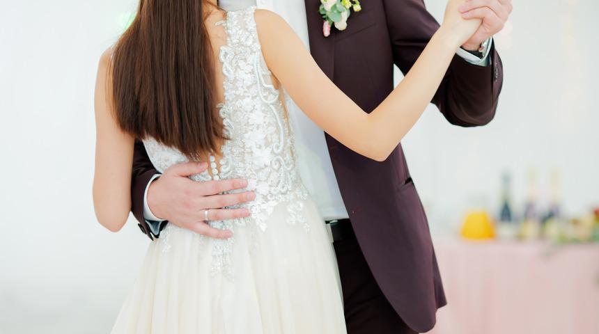 Ruslarla evlenen yabancılara bir yılda vatandaşlık!