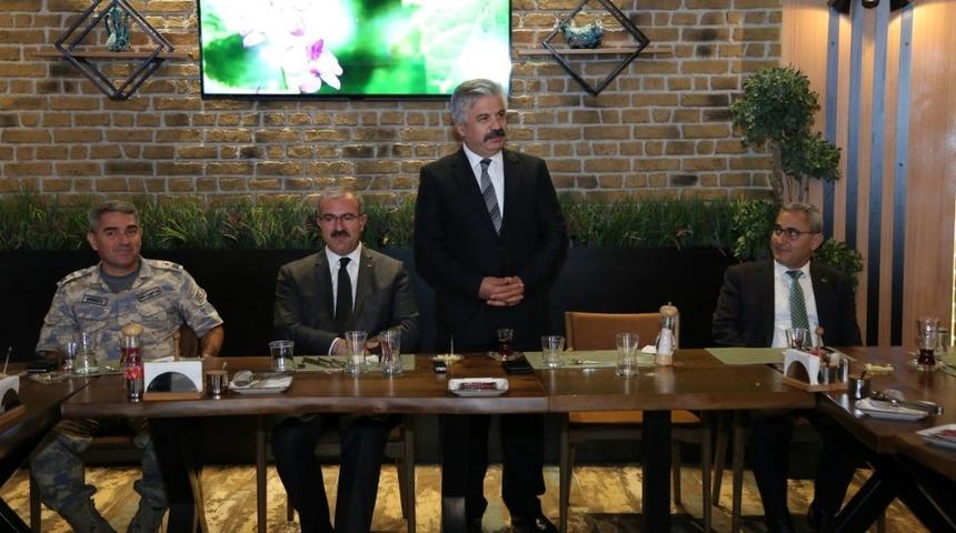 Vali Toraman: "Hasan &Ccedil;evik, K&uuml;tahya&rsquo;daki g&ouml;revini layıkıyla ifa etmiştir"