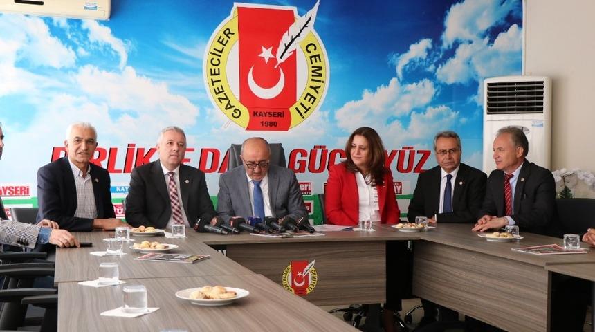 CHP&rsquo;li 4 Milletvekilinden Kayseri Gazeteciler Cemiyeti&rsquo;ne ziyaret