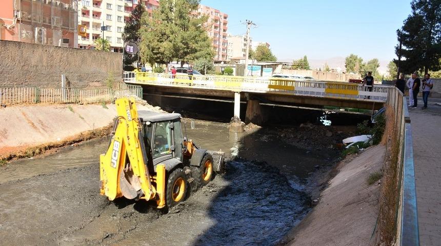 Zergan deresi çöp yatağına döndü