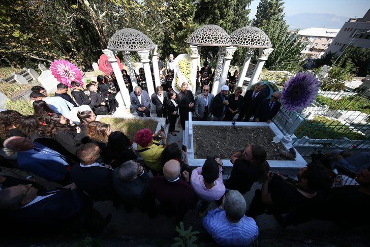 Zeki Müren vefatının 23. yılında kabri başında anıldı G2