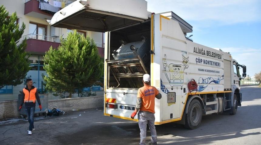 Aliağa’da çöp konteynerlerine özel temizlik