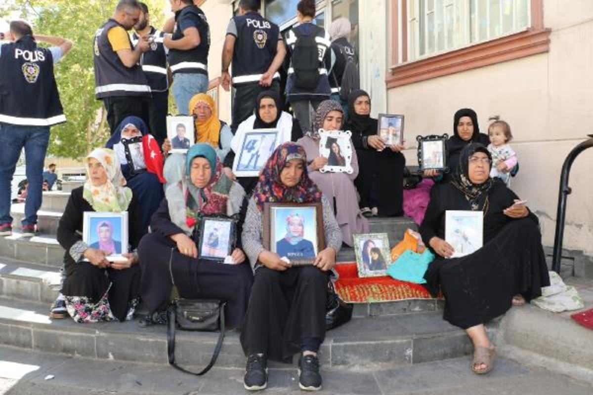 Diyarbakır Anneleri'nin eyleminde son durum! Haberi HDP il başkanlığı &ouml;n&uuml;nde aldı