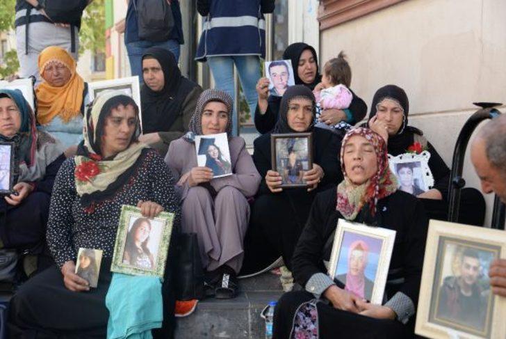 Diyarbakır Anneleri'nin eyleminde son durum! Haberi HDP il başkanlığı önünde aldı G3