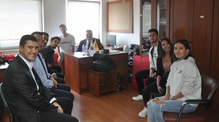 Rekt&ouml;r &Ccedil;omaklı&rsquo;dan &ouml;ğrenci kul&uuml;pleri koordinat&ouml;rl&uuml;ğ&uuml;ne ziyaret