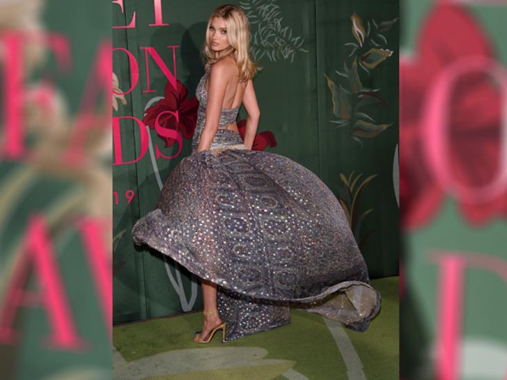 Elsa Hosk göbek ve bacak dekoltesiyle beğeni topladı G4