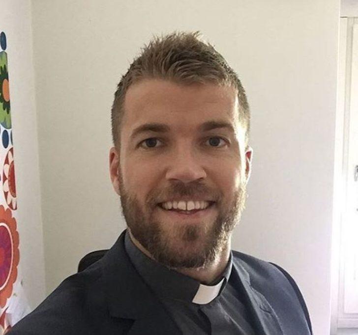 Böylesini görmediniz! Bu rahip başka rahip G1