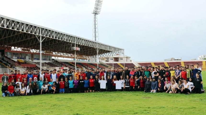 Van B&uuml;y&uuml;kşehir Belediyesi 150 sporcuyu &uuml;niversiteli yaptı