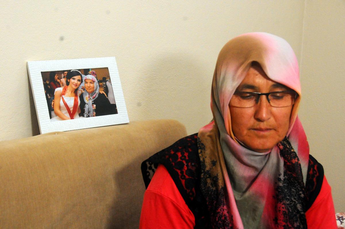 Evinde asılı bulunmuştu! G&uuml;nl&uuml;ğ&uuml; ortaya &ccedil;ıktı, korkun&ccedil; detaylar