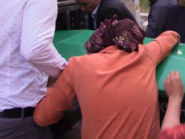 Sivas'taki kazada ölenler toprağa verildi! Cenazede gözyaşları sel oldu G2