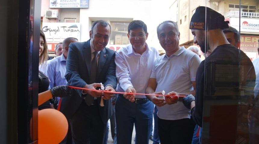 Başkan Özcan işletme açılışına katıldı
