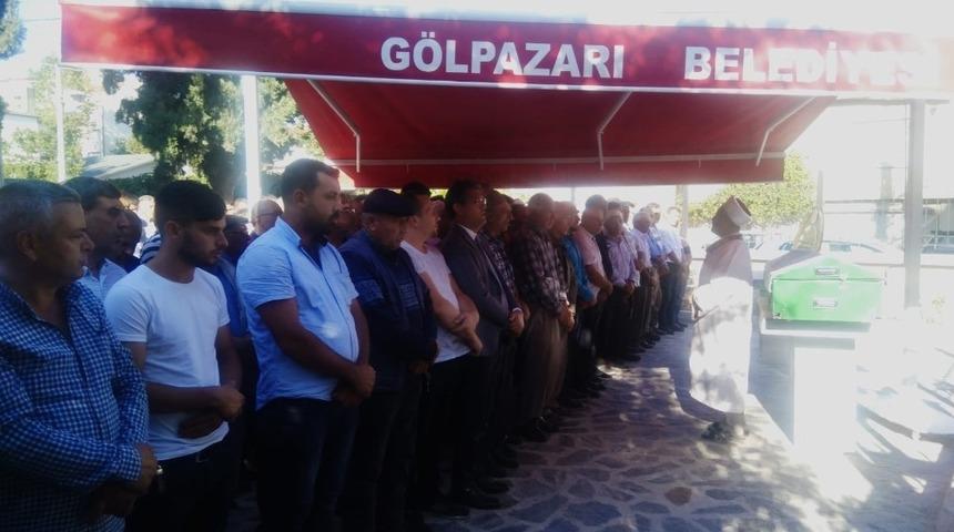 Kalp krizinden &ouml;len muhtar toprağa verildi