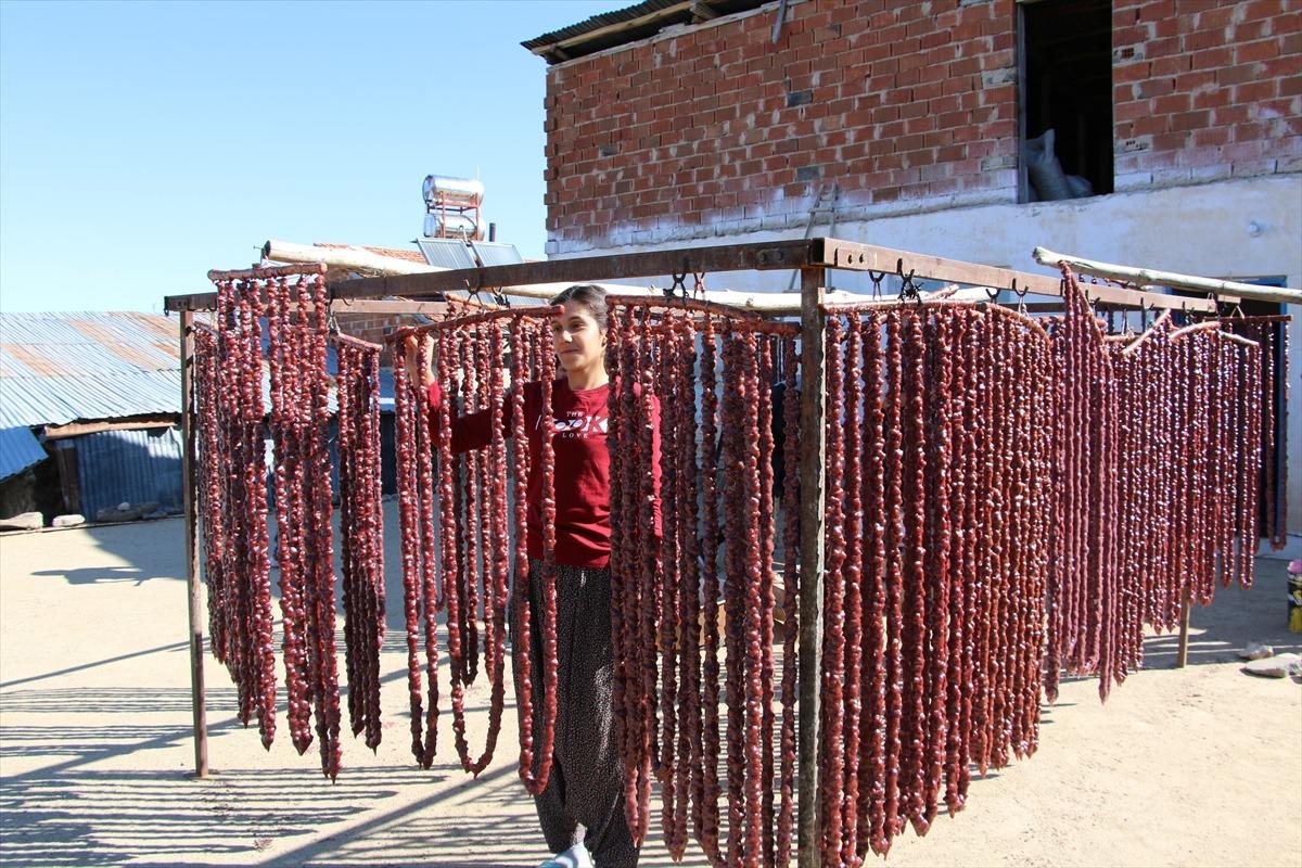 &Uuml;z&uuml;m&uuml;n cevizle buluştuğu lezzet: Orcik şekeri nedir? Orcik nasıl yapılır?