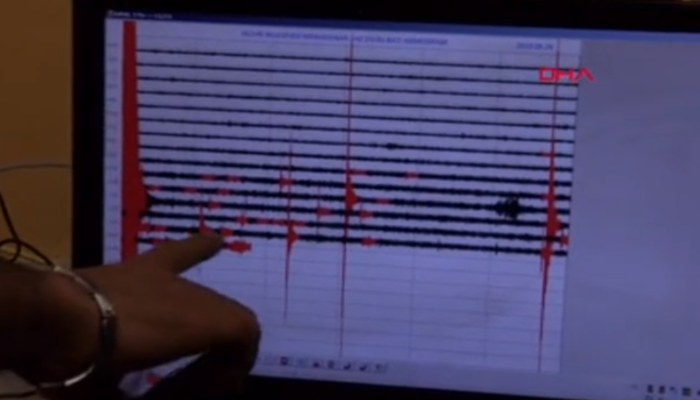 İstanbul'daki deprem anı izleme istasyonuna böyle yansıdı