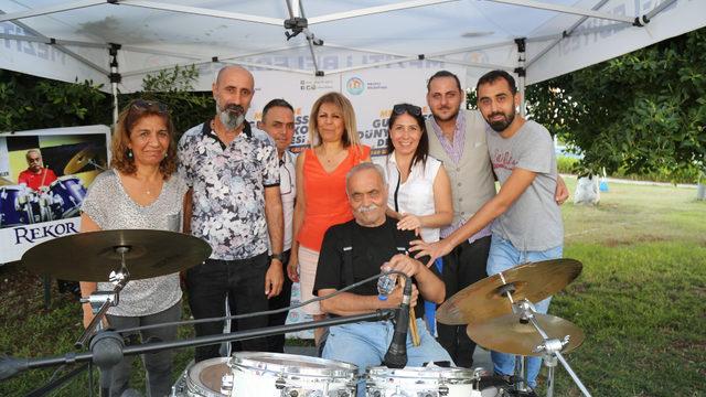 60 yaşındaki bateristin rekor denemesi yarıda kaldı