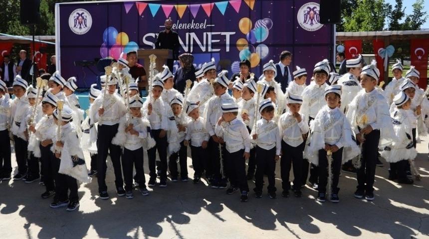 Erzincan Belediyesi sünnet şöleni yaptı
