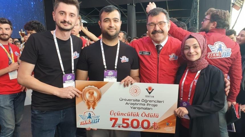 OM&Uuml;&rsquo;l&uuml; &ouml;ğrencilerin TEKNOFEST&rsquo;te b&uuml;y&uuml;k başarısı
