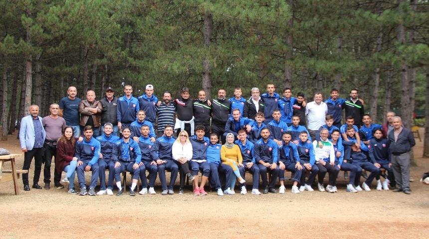 Karab&uuml;kspor&rsquo;a Safranbolu Kent Ormanı&rsquo;nda moral yemeği