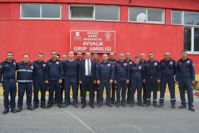 Ayvalık Belediye Başkanı Mesut Ergin’i itfaiyecileri unutmadı