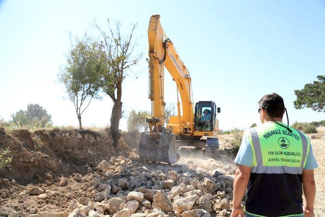 Pamukkale Belediyesi yılarlın yol sorununu çözdü