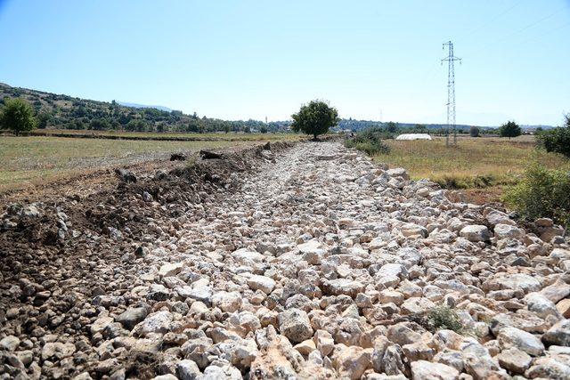 Pamukkale Belediyesi yılarlın yol sorununu çözdü