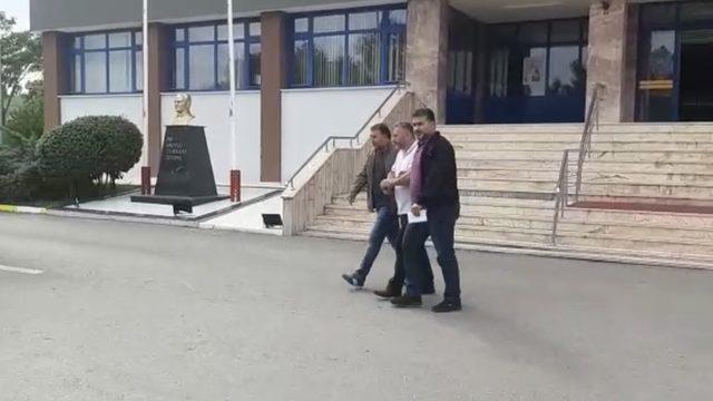 Parayı alırken doktor kıyafetli polisler yakaladı