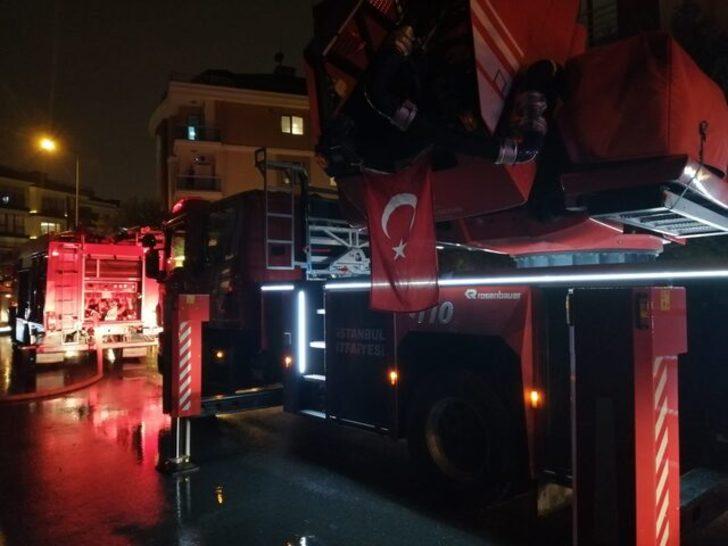 İstanbul'da lüks sitede korkutan yangın! G4