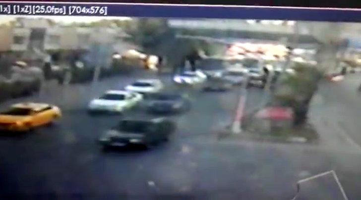 Son dakika! Adana'da polisleri taşıyan araca bombalı saldırı G4