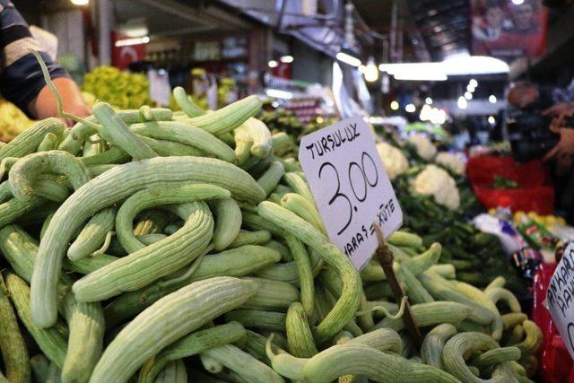 (Özel) Turşuluklar pazar tezgahlarını süsledi