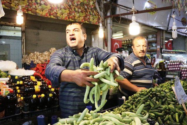 (Özel) Turşuluklar pazar tezgahlarını süsledi