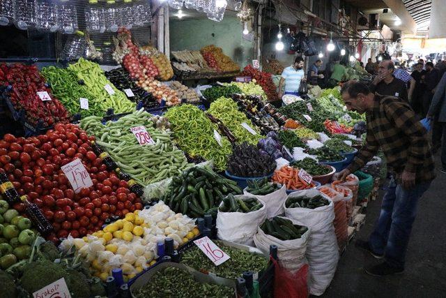 (Özel) Turşuluklar pazar tezgahlarını süsledi