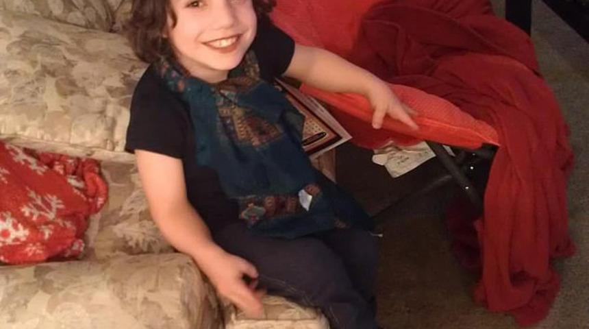 8 yaşında diye evlat edindiler, 22 yaşında cüce çıktı!