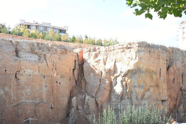 Konya'da 6 büyüklüğündeki deprem yıkıma neden olur