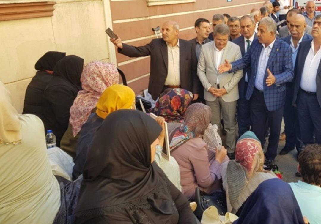 Vanlı STK&rsquo;lar ve kanaat &ouml;nderlerinden Diyarbakır Annelerine destek