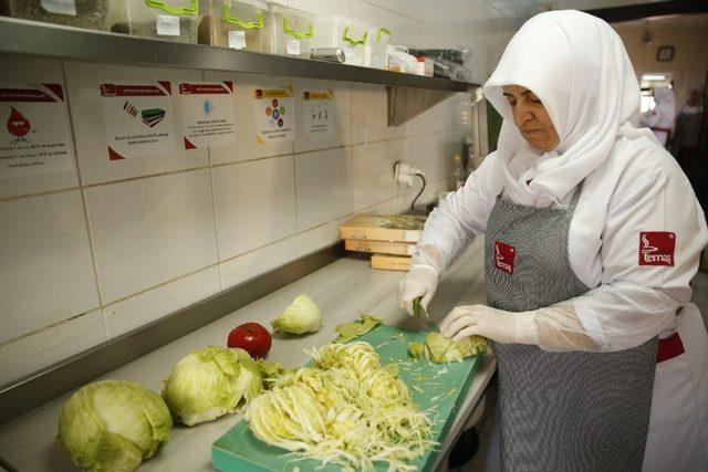 Başakşehir’de yemek artıkları gübreye dönüşüyor