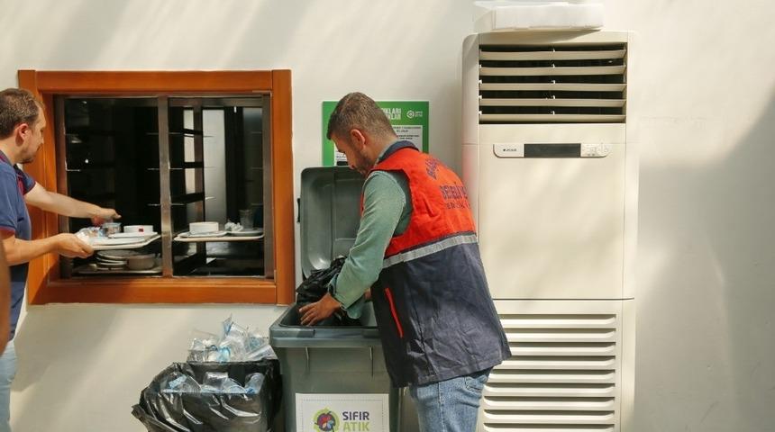 Başakşehir&rsquo;de yemek artıkları g&uuml;breye d&ouml;n&uuml;ş&uuml;yor