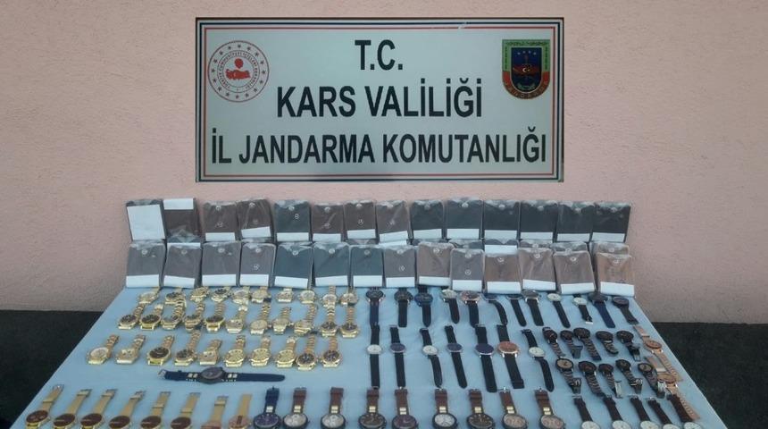 Kağızman&rsquo;da ka&ccedil;ak kol saatleri ele ge&ccedil;irildi