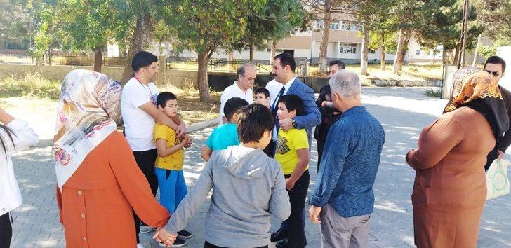 Başkan Geylani’den özel çocuklara ziyaret G3